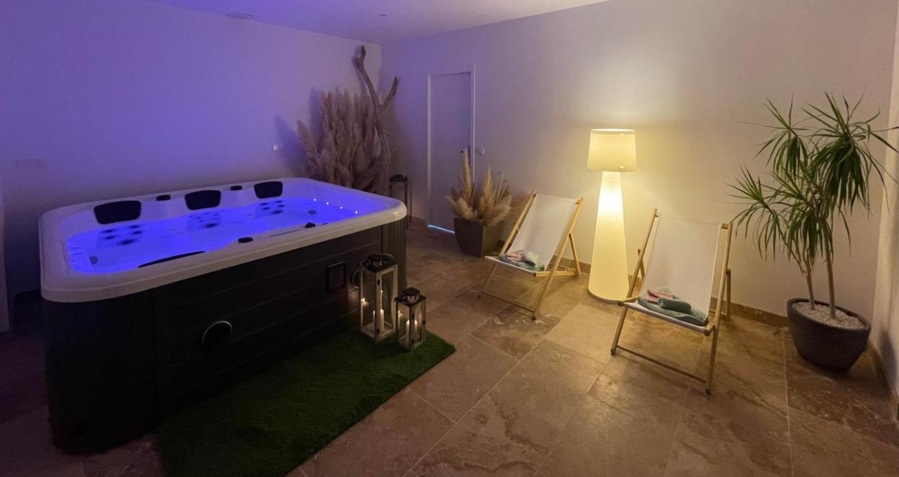 La Nuit Etoilee Aparthotel Saint-Martin-de-Crau Εξωτερικό φωτογραφία