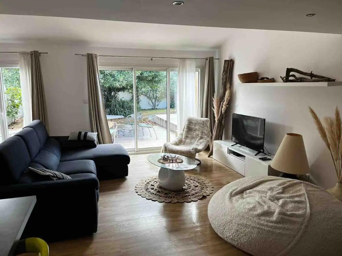 La Nuit Etoilee Aparthotel Saint-Martin-de-Crau Εξωτερικό φωτογραφία