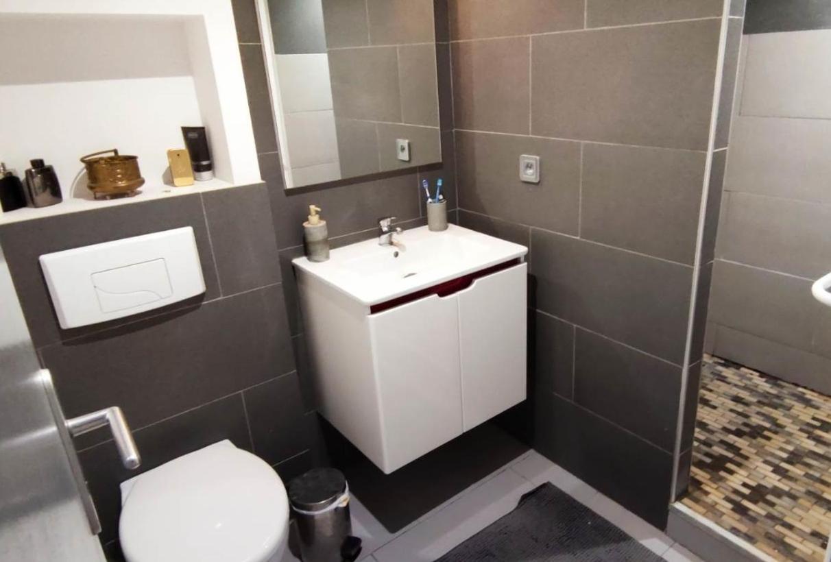 La Nuit Etoilee Aparthotel Saint-Martin-de-Crau Εξωτερικό φωτογραφία