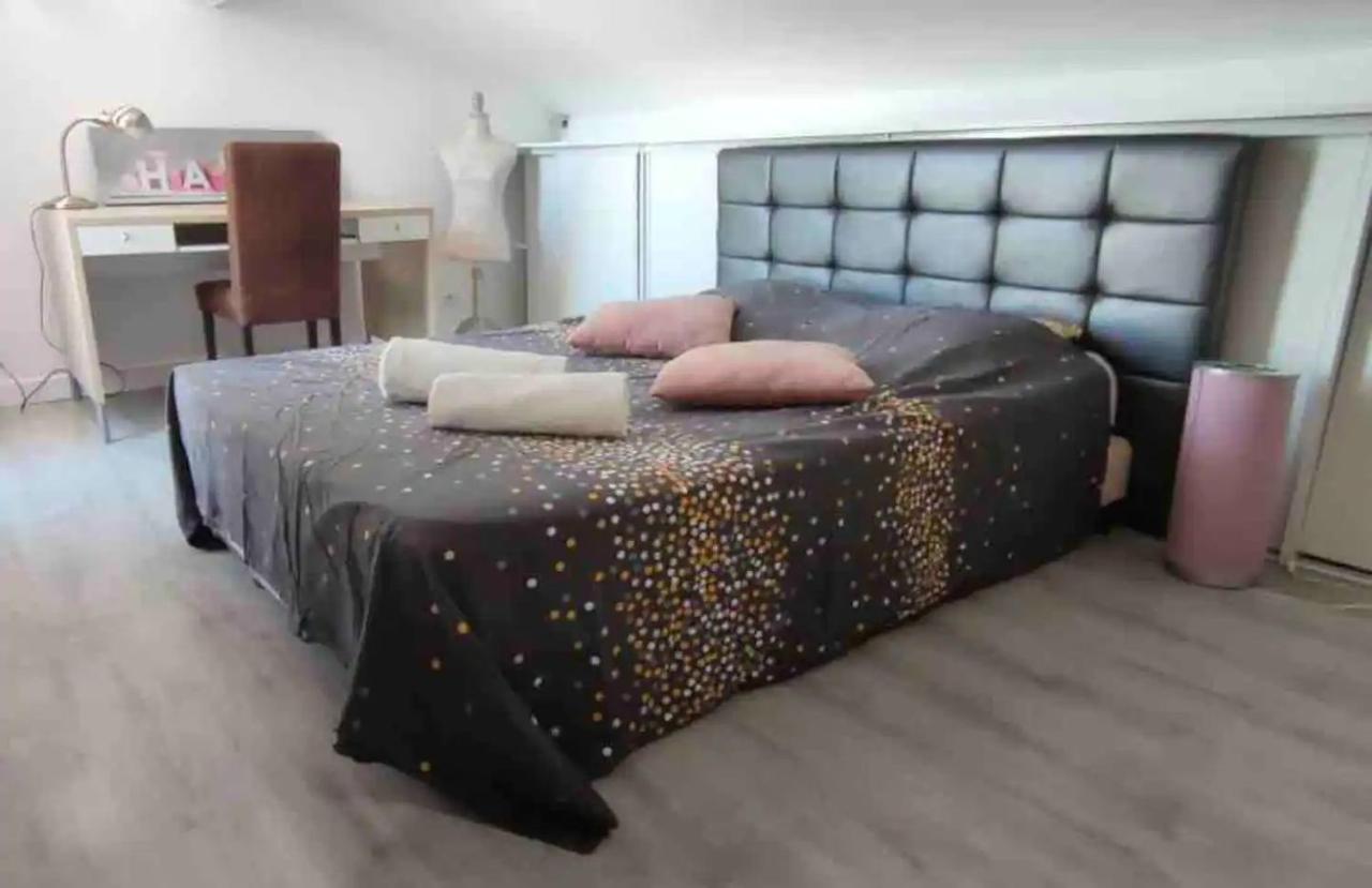 La Nuit Etoilee Aparthotel Saint-Martin-de-Crau Εξωτερικό φωτογραφία