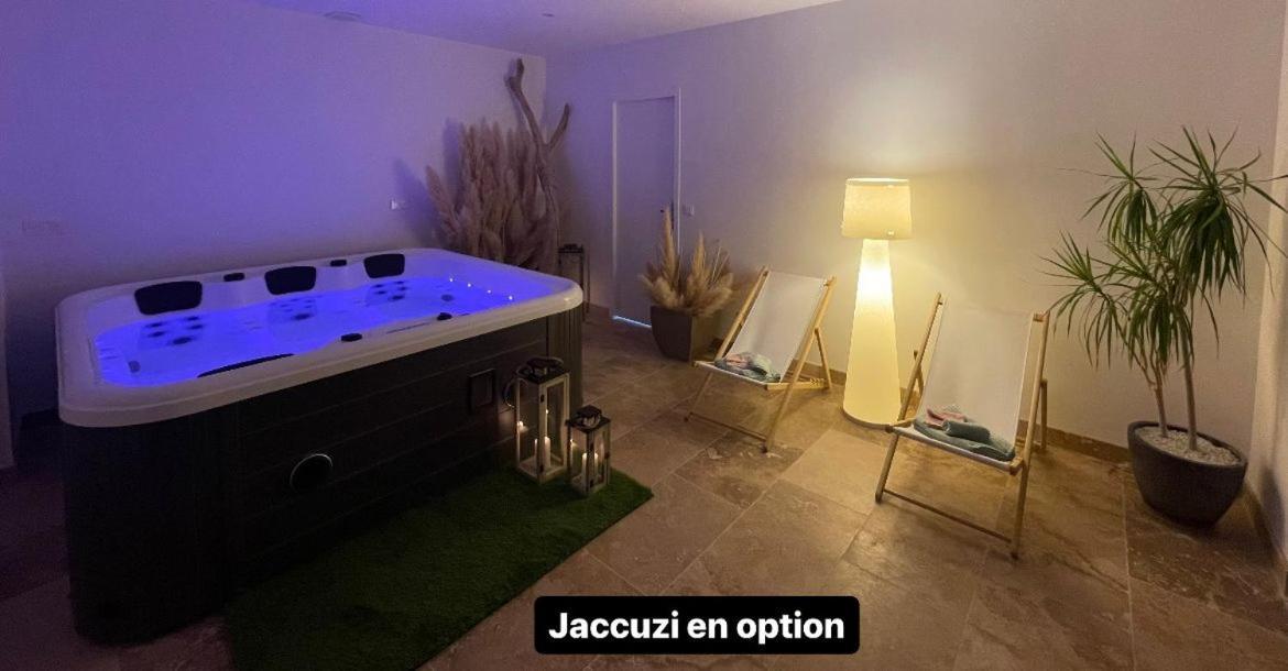 La Nuit Etoilee Aparthotel Saint-Martin-de-Crau Εξωτερικό φωτογραφία