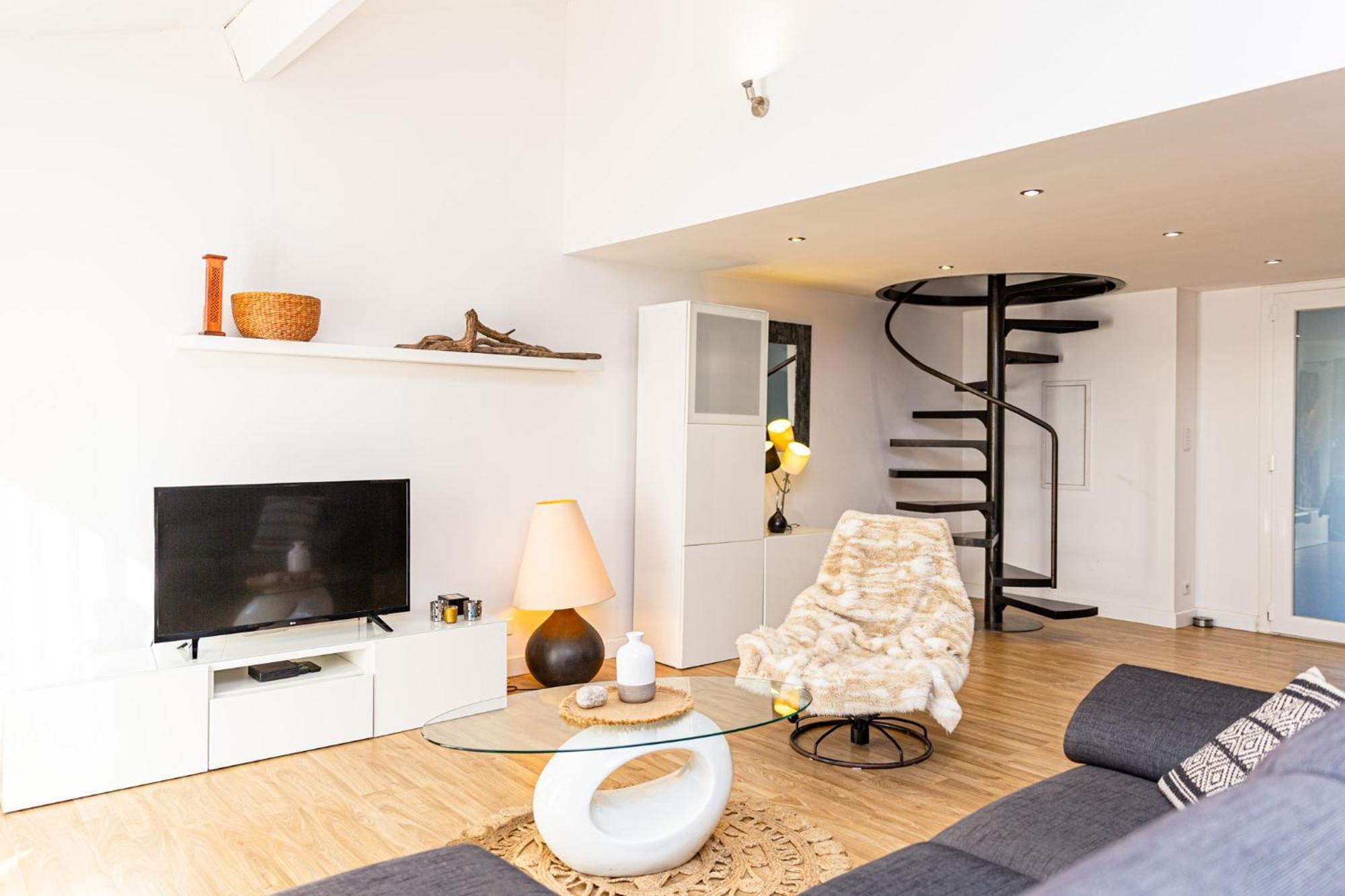 La Nuit Etoilee Aparthotel Saint-Martin-de-Crau Εξωτερικό φωτογραφία