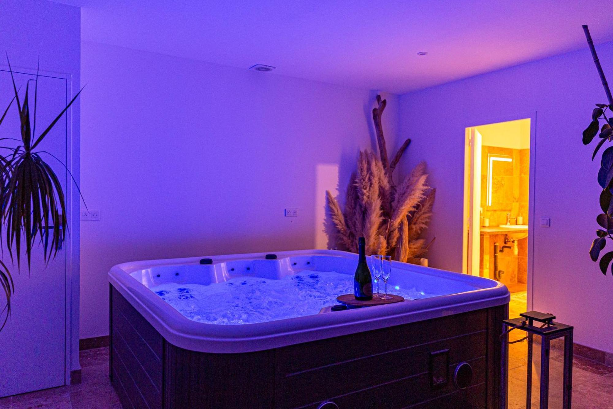 La Nuit Etoilee Aparthotel Saint-Martin-de-Crau Εξωτερικό φωτογραφία